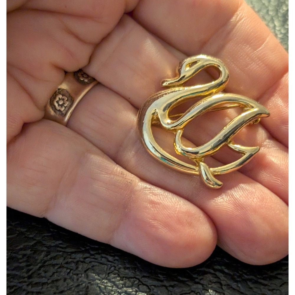 Vintage Gold Tone Brooch Stylized Swan Bird Openwork Pin Elegant Accessory